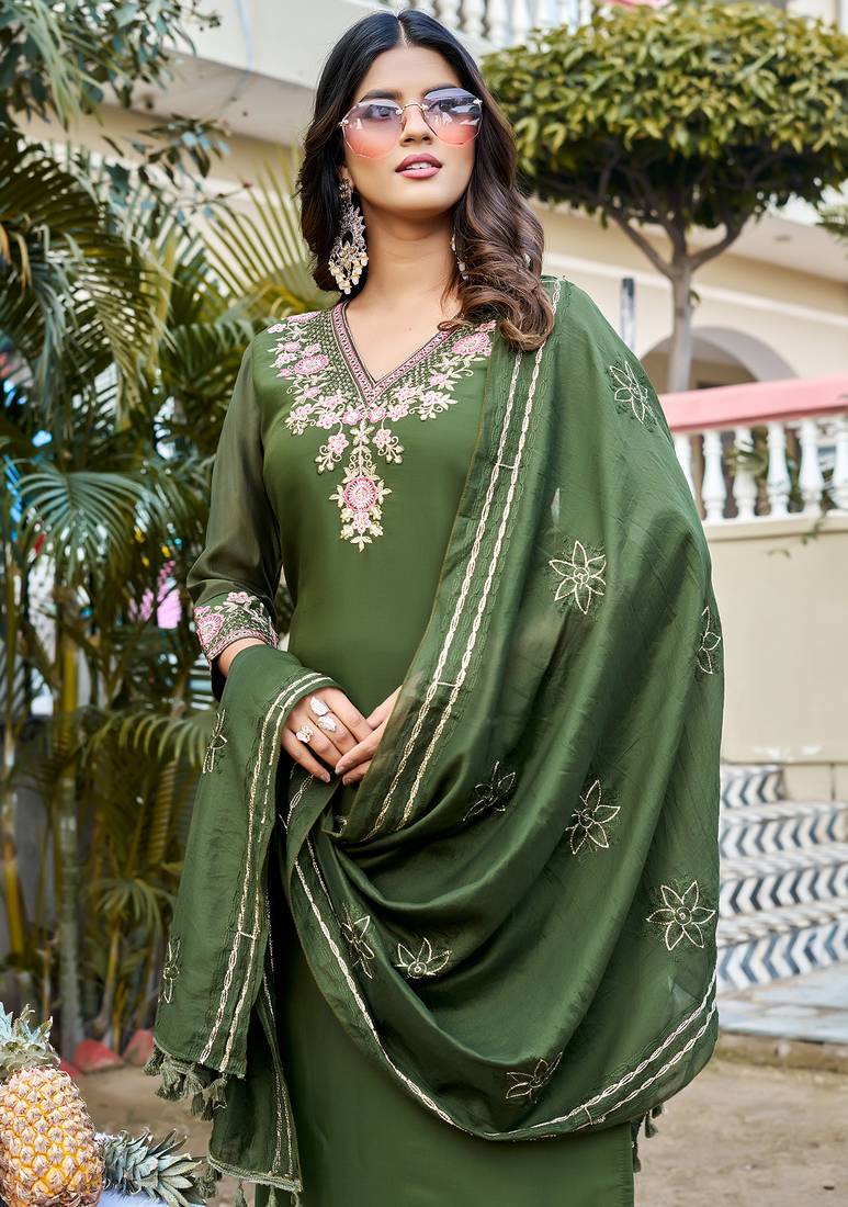 Women Floral Embroidered Empire Thread Work Chanderi Cotton Kurta with Pant & With Dupatta