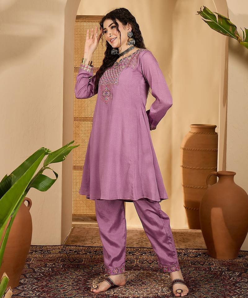 Women chinon silk embroidered purple kruta set