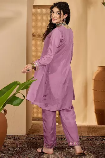 Women chinon silk embroidered purple kruta set