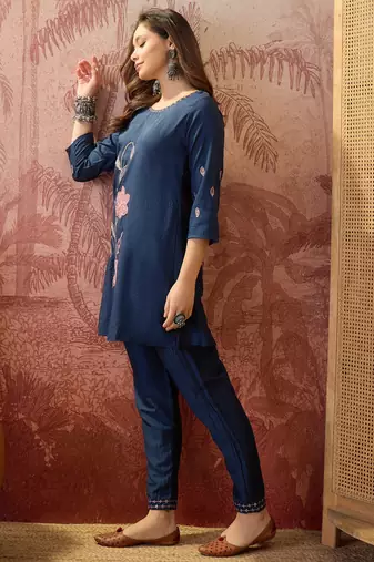 Women roman silk embroidery navy blue kruta set