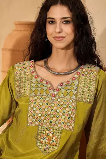 Women chinon silk embroidered green kruta set