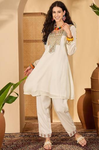 Women chinon silk embroidered cream kruta set