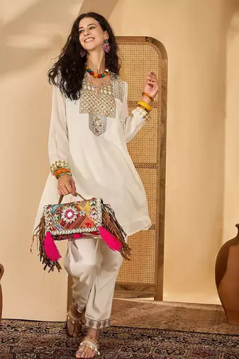 Women chinon silk embroidered cream kruta set