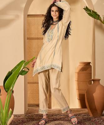 Women roman silk blend embroidered beige kruta set 2