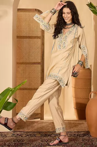 Women roman silk embroidered beige kruta set