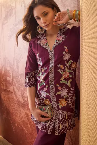 Women roman silk embroidery purple kruta set