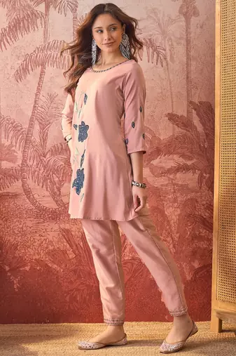 Women roman silk embroidery  pink kruta set