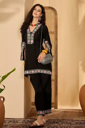 Women roman silk embroidered black kruta set