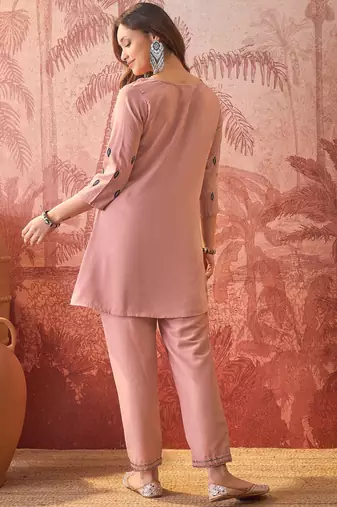 Women roman silk embroidery pink kruta set