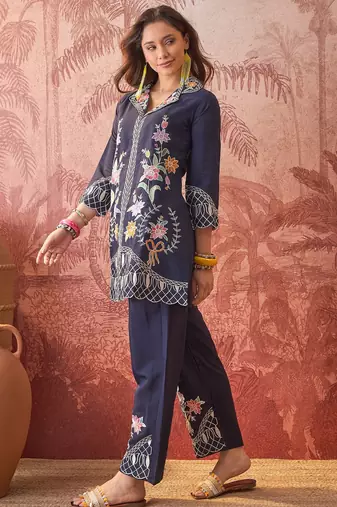 Women roman silk embroidery navy blue kruta set