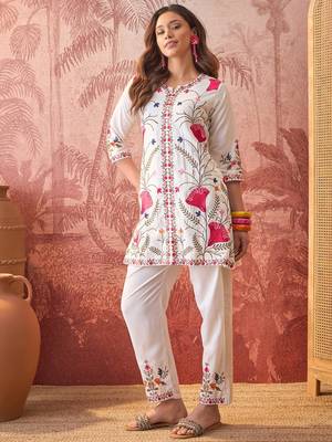 Women roman silk blend embroidery off white kruta set 4