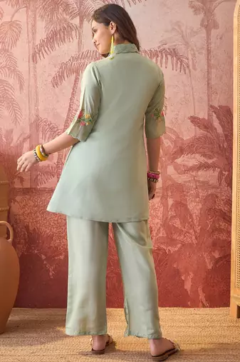 Women roman silk embroidery green kruta set