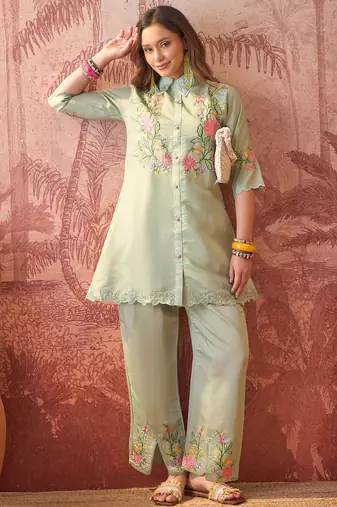 Women roman silk embroidery  green kruta set