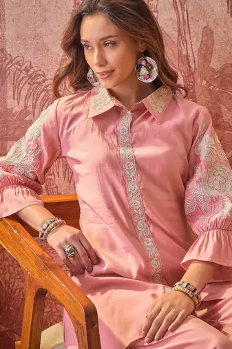 Women roman silk embroidery pink kruta set