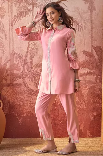 Women roman silk embroidery pink kruta set