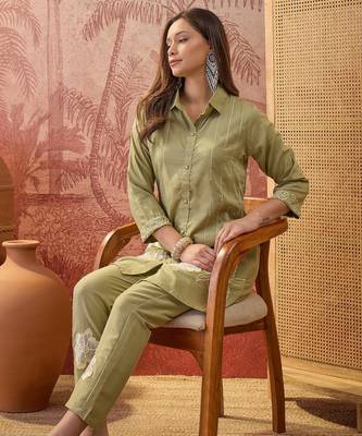 Women chinon embroidery pista green kruta set 2