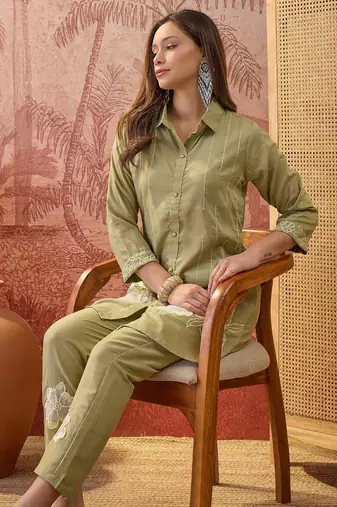 Women chinon embroidery pista green kruta set