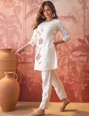 Women roman silk blend embroidery off white kruta set 5