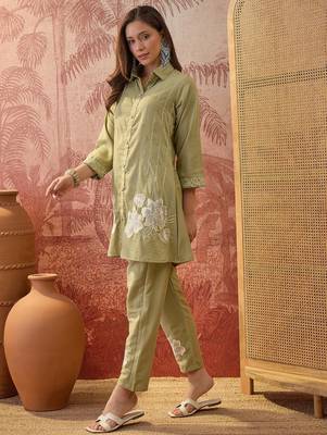 Women chinon embroidery pista green kruta set 1