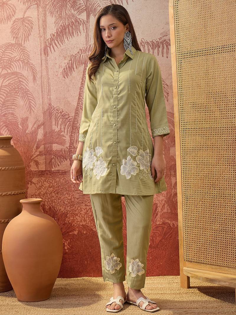 Women chinon embroidery  pista green kruta set