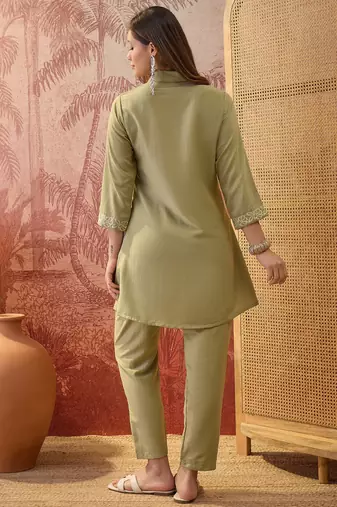 Women chinon embroidery pista green kruta set