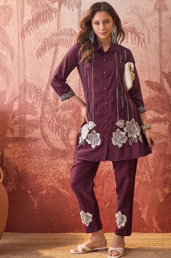 Women chinon embroidery  maroon kruta set
