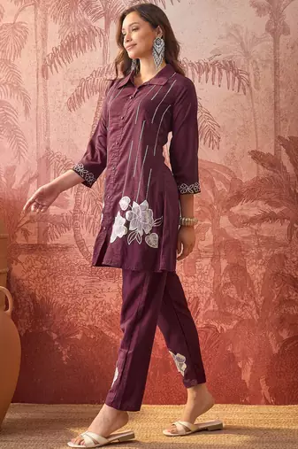Women chinon embroidery maroon kruta set