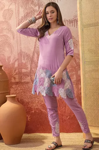 Women chinon embroidery  mauve kruta set