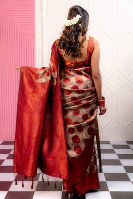 maroon silk blend banarasi saree with unstitched blouse piece 2