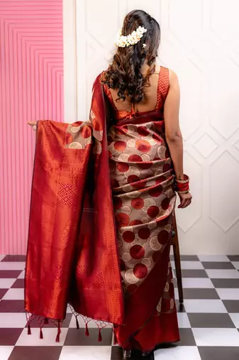 maroon silk blend banarasi saree with unstitched blouse piece