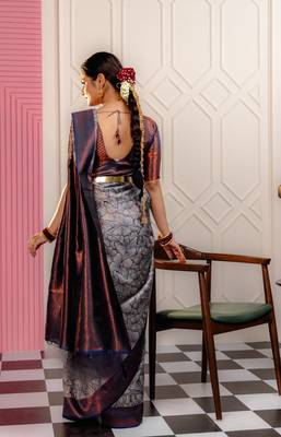 gery silk blend banarasi saree with unstitched blouse piece 3