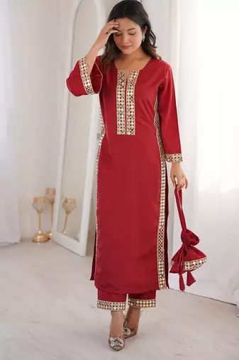 maroon crepe kurta set with mirror work