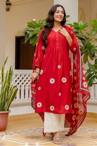 Floral embroidered v neck pure cotton kurta trouser & dupatta set
