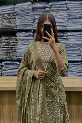 Floral embroidered round neck  cotton kurta trouser & dupatta set 3