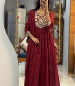 Floral embroidered v neck pure cotton kurta trouser & dupatta set