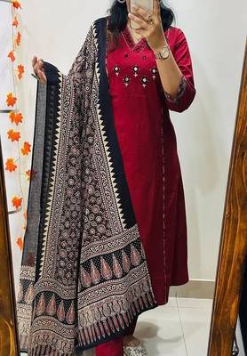 Floral embroidered v neck pure cotton kurta trouser & dupatta set 1