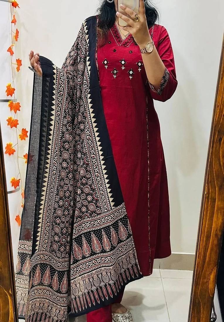 Floral embroidered v neck pure cotton kurta trouser & dupatta set