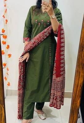 Floral embroidered v neck cotton kurta trouser & dupatta set 2