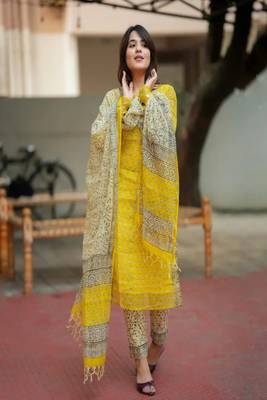 Floral embroidered u neck  cotton kurta trouser & dupatta set 2