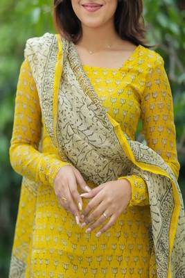 Floral embroidered u neck  cotton kurta trouser & dupatta set 4