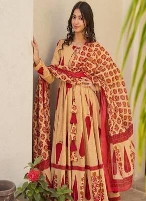 Floral printed boat neck  cotton kurta trouser & dupatta set 3