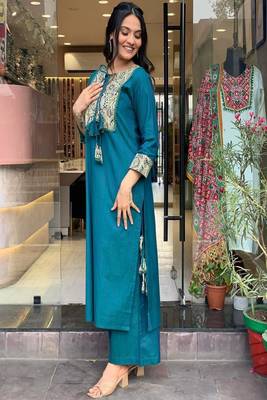 Floral embroidered round neck  cotton kurta & trouser set 3