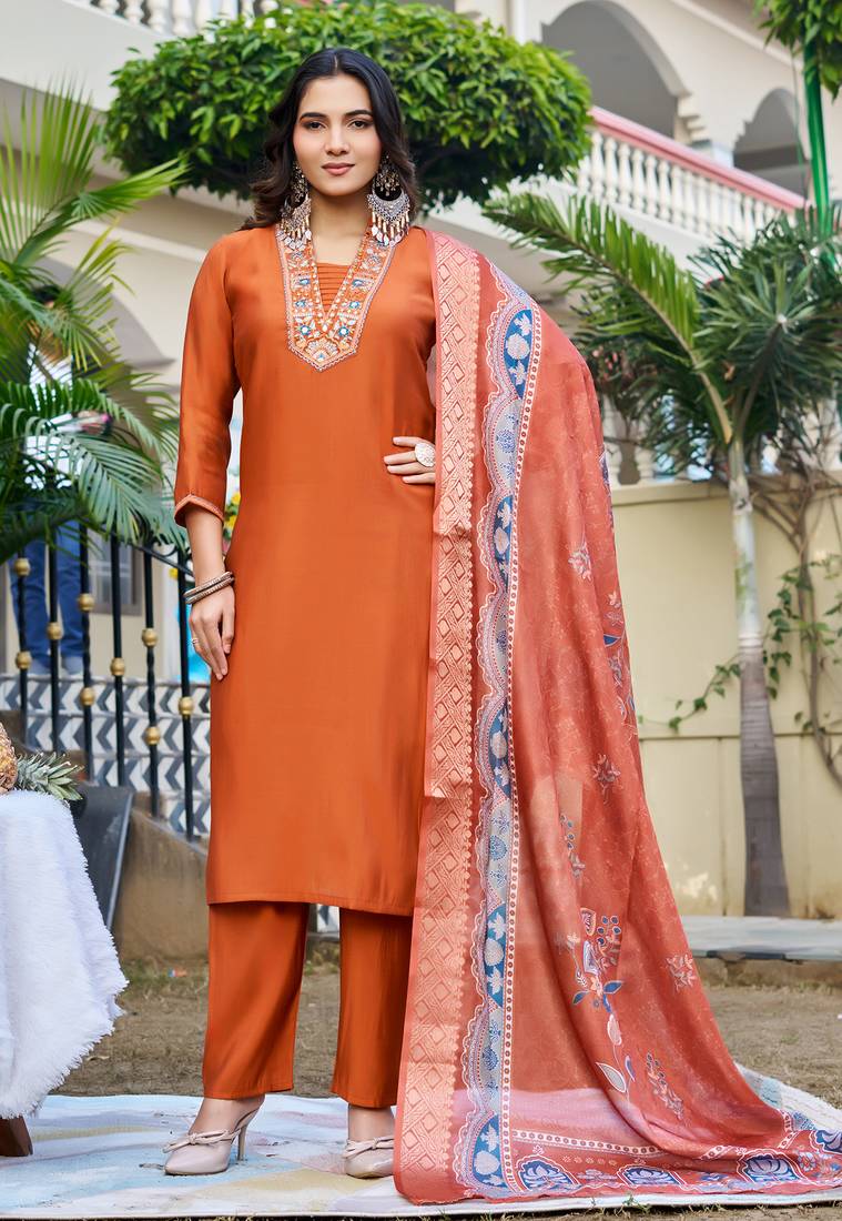 Women Floral Embroidered Empire Thread Work Roman Slik Kurta Pant With Dupatta