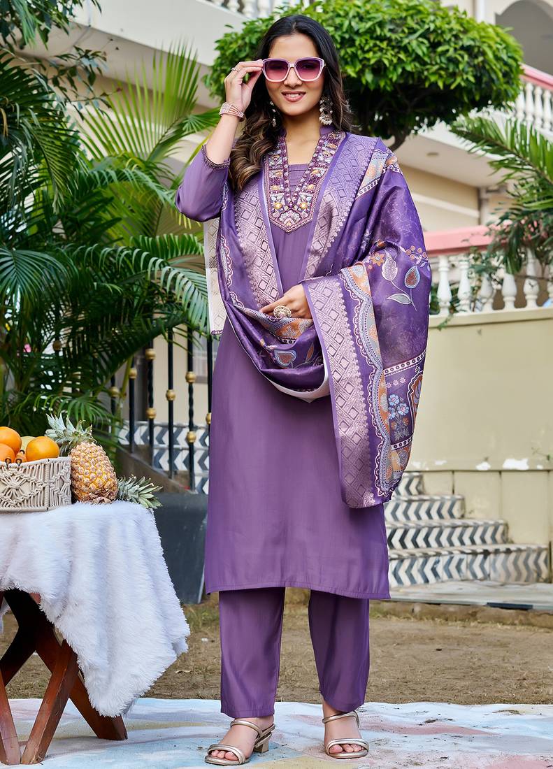 Women Floral Embroidered Empire Thread Work Roman Slik Kurta Pant With Dupatta