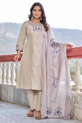 Women Floral Embroidered Empire Thread Work Dhabu Cotton Kurta Pant With Dupatta