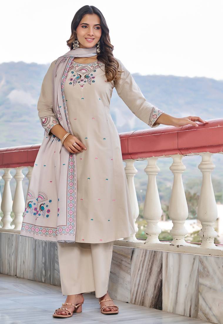 Women Floral Embroidered Empire Thread Work Dhabu Cotton Kurta Pant With Dupatta