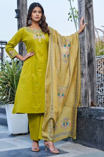 Women Floral Embroidered Empire Thread Work Dhabu Cotton Kurta Pant With Dupatta