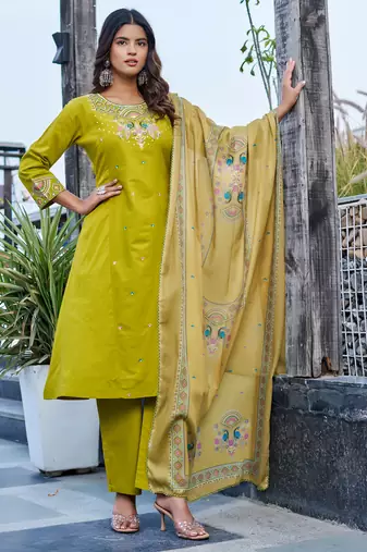 Women Floral Embroidered Empire Thread Work Dhabu Cotton Kurta Pant With Dupatta