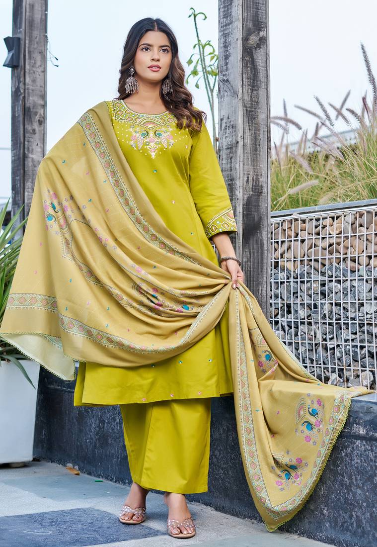 Women Floral Embroidered Empire Thread Work Dhabu Cotton Kurta Pant With Dupatta