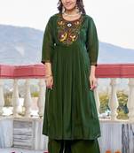 Women Floral Embroidered Empire Thread Work Dhabu Cotton Kurta Pant With Dupatta